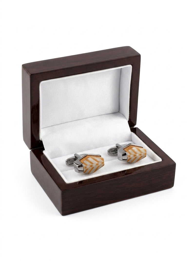 Cuflink with box