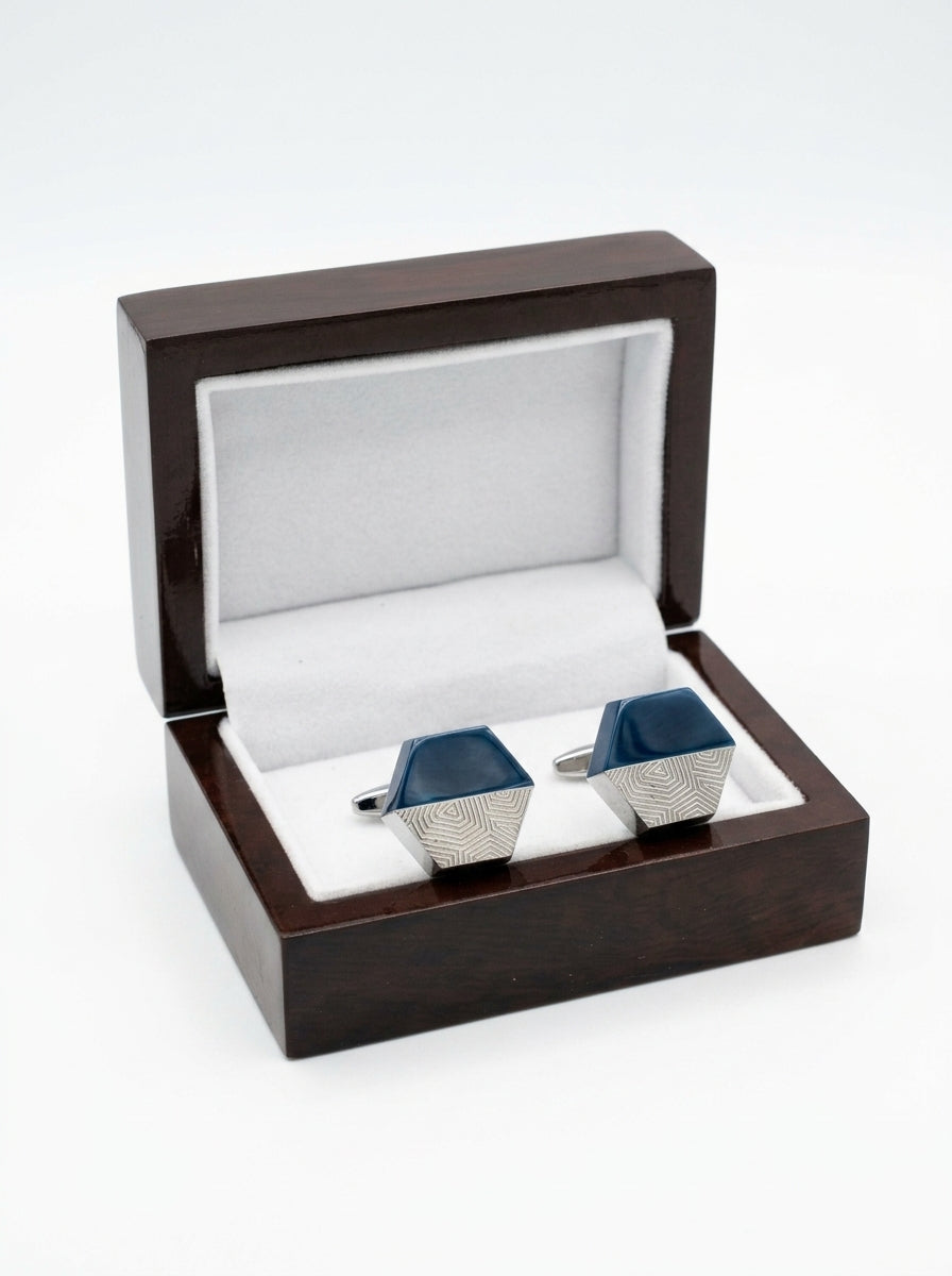Cuflink with box