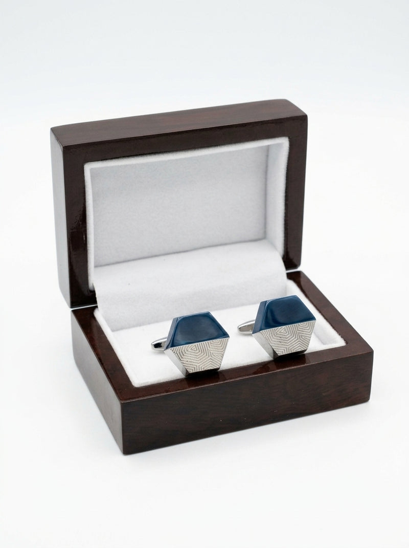 Cuflink with box