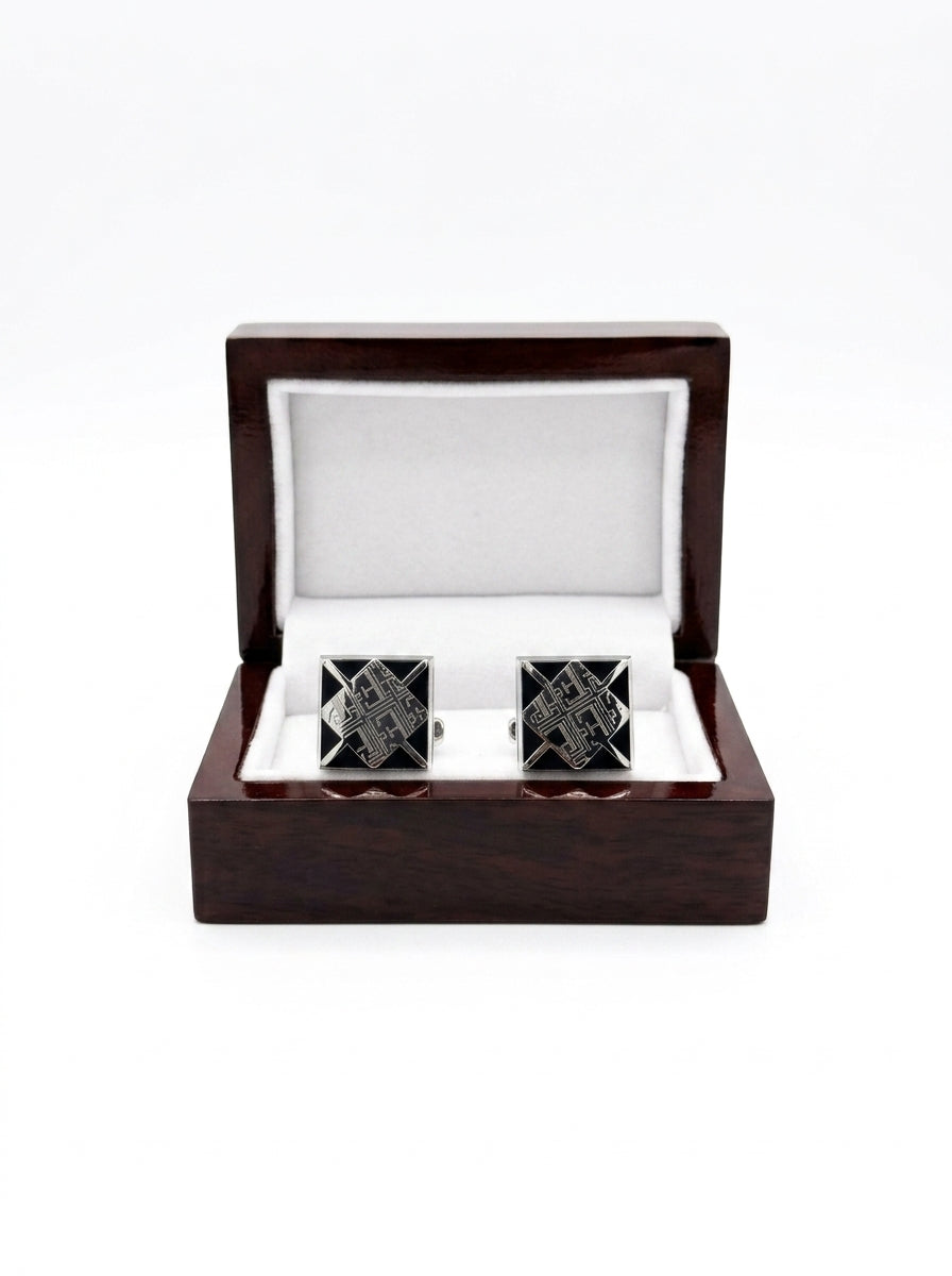 Cuflink with box