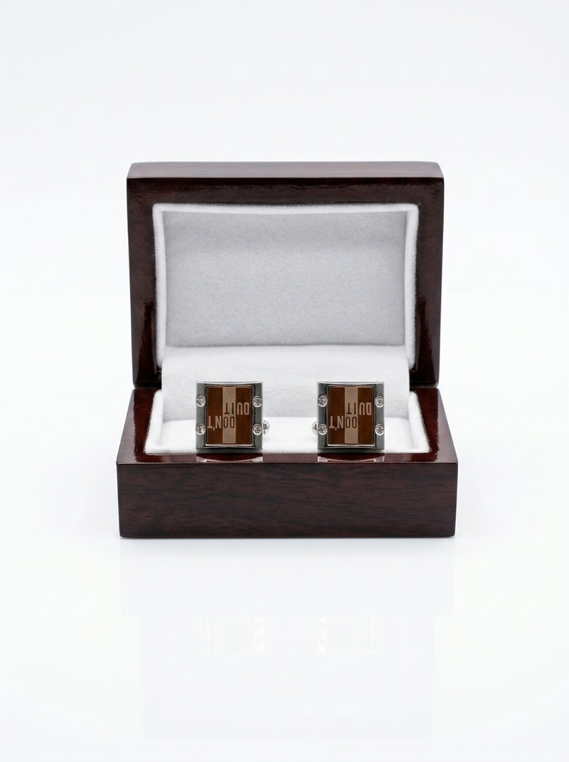 Cuflink with box